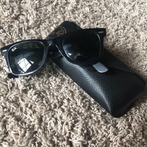 Unisex Ray Ban Classic Black Wayfarers